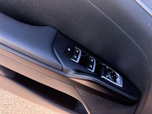 Ebony Black 2024 Kia K5 LXS