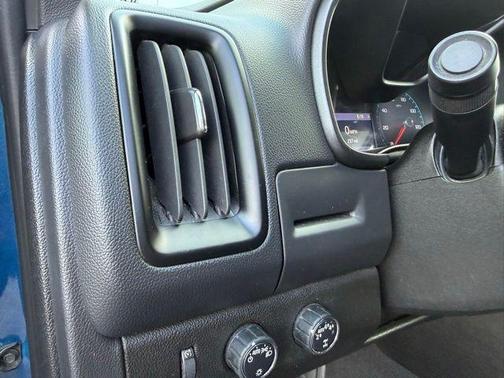 Pacific Blue Metallic 2020 Chevrolet Colorado LT
