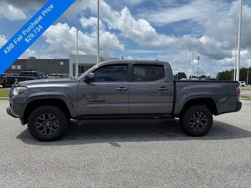 2022 Toyota Tacoma SR5
