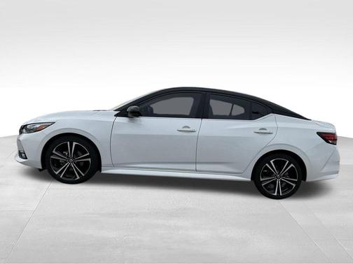 White 2022 Nissan Sentra SR