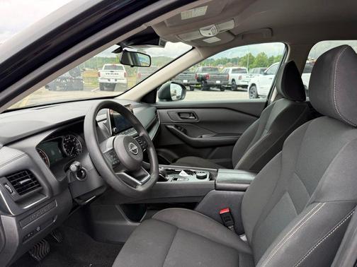 Super Black 2024 Nissan Rogue S