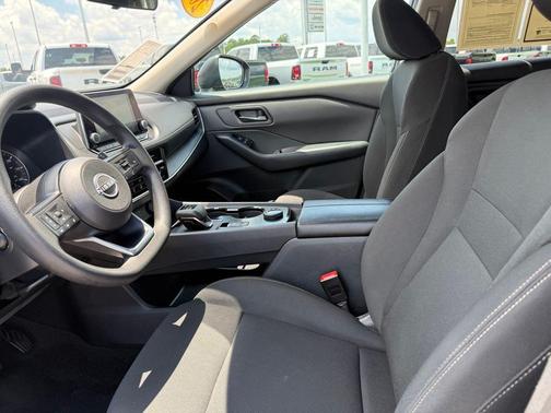 Super Black 2024 Nissan Rogue S