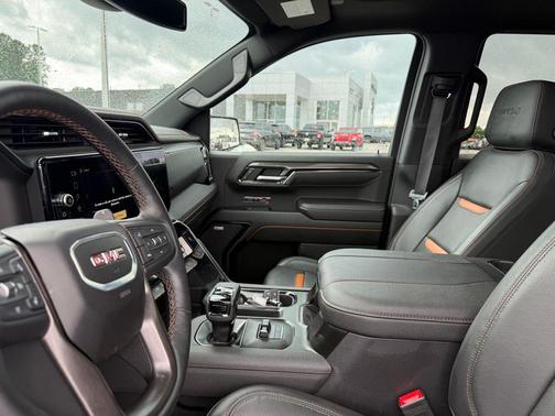 Summit White 2025 GMC Sierra 1500 AT4