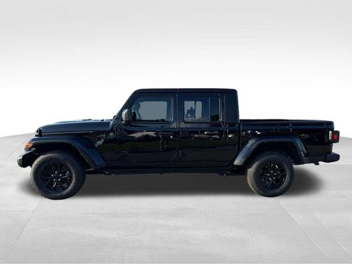 Black Clearcoat 2022 Jeep Gladiator Sport