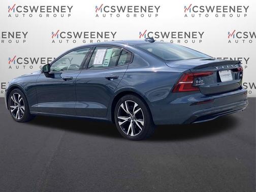 2024 Volvo S60 B5 Plus Dark Theme