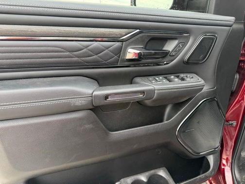 Delmonico Red Pearlcoat 2025 RAM 1500 Limited