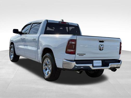 Bright White Clearcoat 2019 RAM 1500 Big Horn