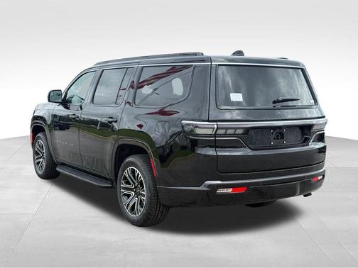 Gloss Black 2026 Jeep Grand Wagoneer