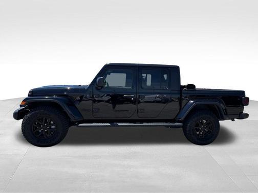Black Clearcoat 2022 Jeep Gladiator Sport