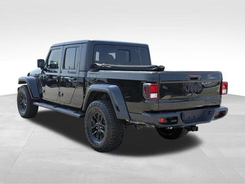 Black Clearcoat 2022 Jeep Gladiator Sport