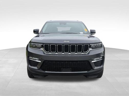 Metallic 2022 Jeep Grand Cherokee Limited