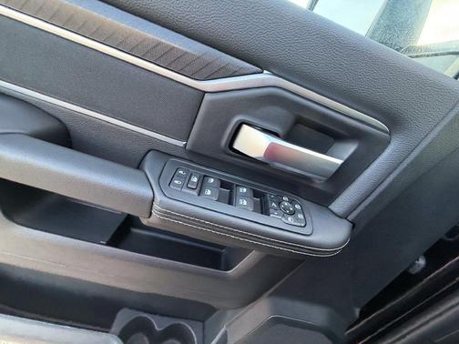 Diamond Black 2027 RAM 2500 Big Horn