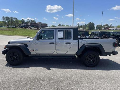 2021 Jeep Gladiator Sport