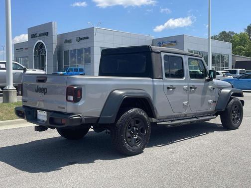 2021 Jeep Gladiator Sport