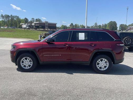 2023 Jeep Grand Cherokee Laredo