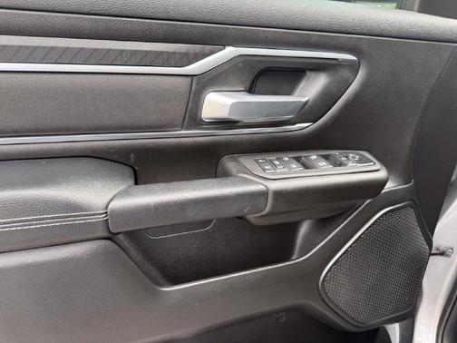Billet Silver Metallic Clearcoat 2026 RAM 1500 Big Horn/Lone Star