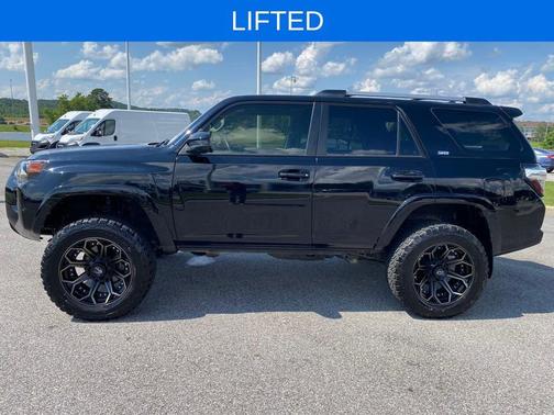 2022 Toyota 4Runner SR5