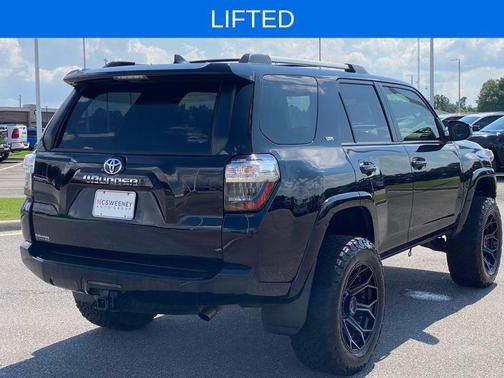 2022 Toyota 4Runner SR5
