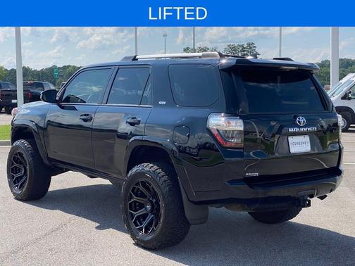 2022 Toyota 4Runner SR5