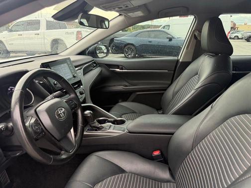 Ice 2024 Toyota Camry SE