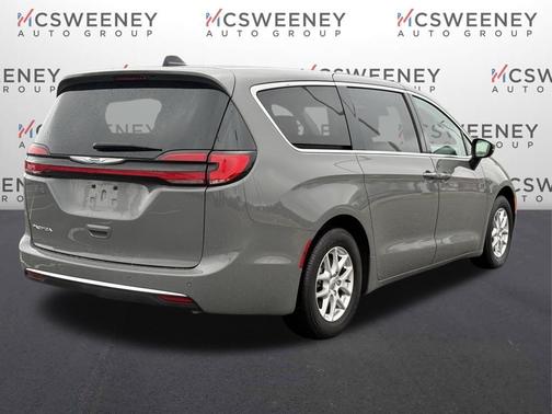 2023 Chrysler Pacifica Touring-L
