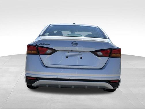 Brilliant Silver Metallic 2025 Nissan Altima SV
