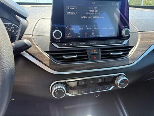 Brilliant Silver Metallic 2025 Nissan Altima SV