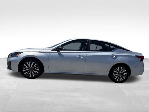 Brilliant Silver Metallic 2025 Nissan Altima SV