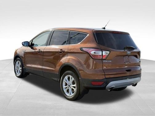 Canyon Ridge Metallic 2017 Ford Escape SE