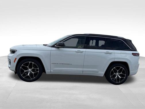 Bright White Clearcoat 2023 Jeep Grand Cherokee Summit