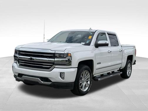 Iridescent Pearl Tricoat 2018 Chevrolet Silverado 1500 High Country