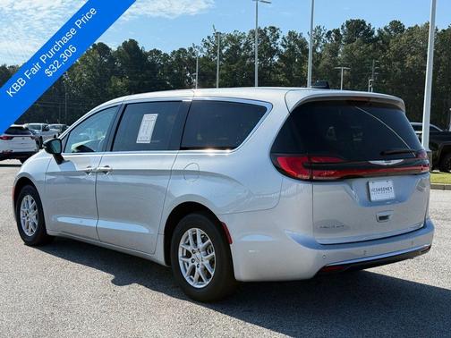 2024 Chrysler Pacifica Touring-L