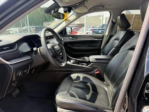 Diamond Black 2023 Jeep Grand Cherokee Limited