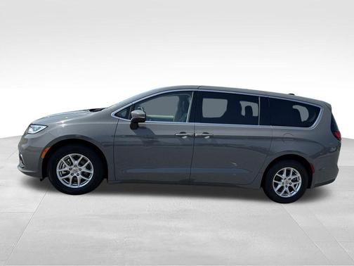Ceramic Gray Clearcoat 2023 Chrysler Pacifica Touring-L