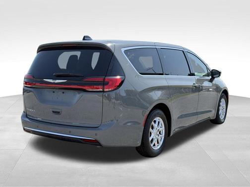 Ceramic Gray Clearcoat 2023 Chrysler Pacifica Touring-L