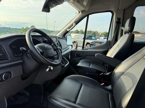 Oxford White 2025 Ford Transit-350 XL