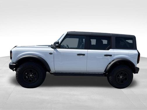 Oxford White 2023 Ford Bronco Wildtrak