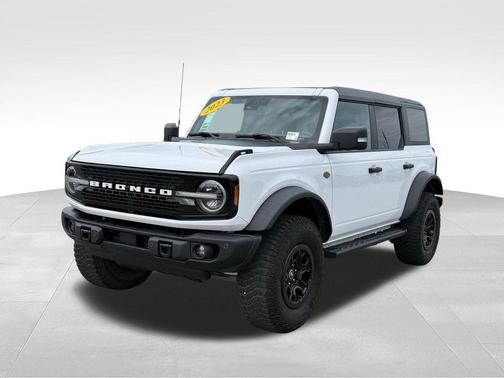 Oxford White 2023 Ford Bronco Wildtrak