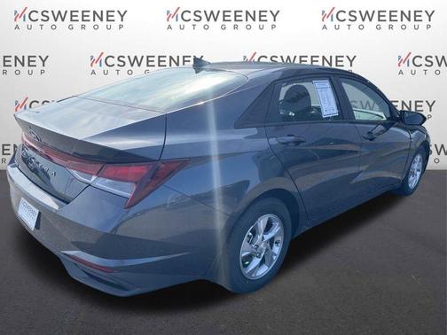 2022 Hyundai ELANTRA SE