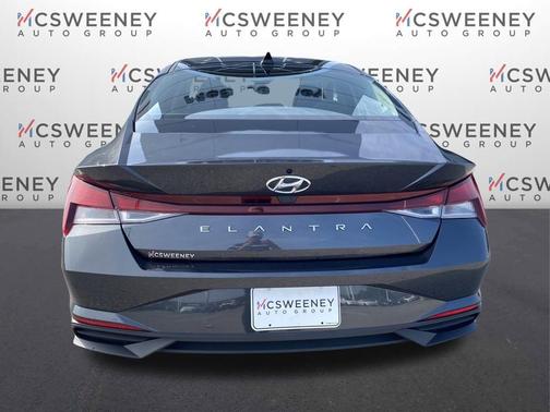 2022 Hyundai ELANTRA SE