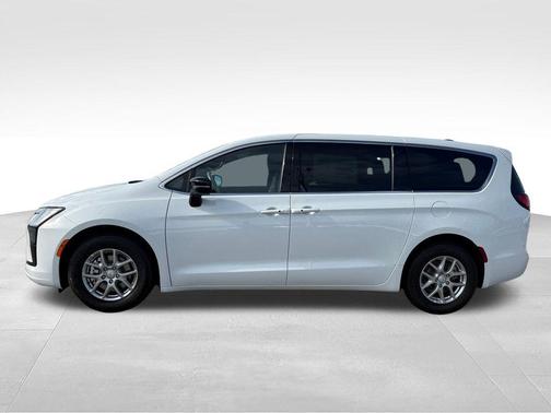 PW7 2027 Chrysler Pacifica SELECT