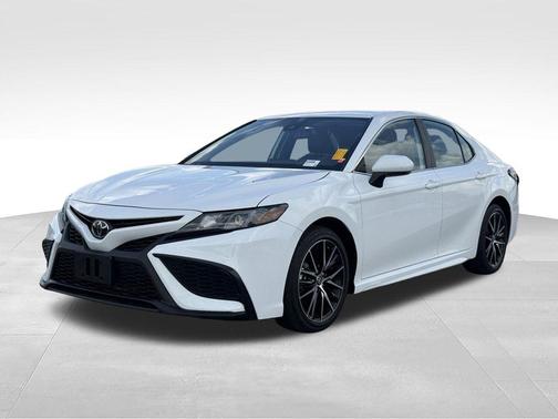 Ice 2024 Toyota Camry SE