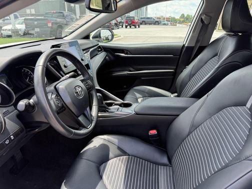 Ice 2024 Toyota Camry SE