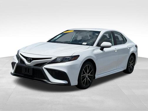 Ice 2024 Toyota Camry SE