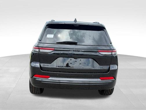 Diamond Black 2026 Jeep Grand Cherokee Summit