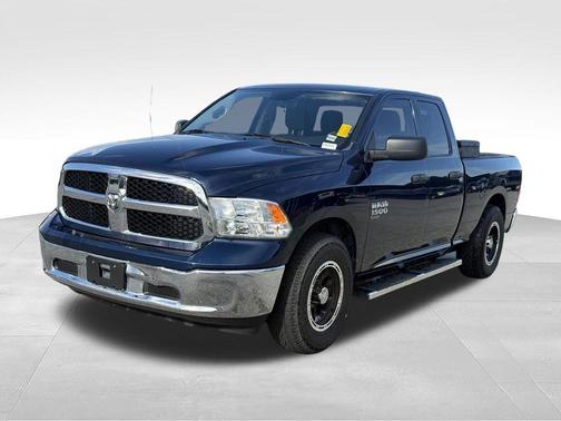 Patriot Blue Pearlcoat 2022 RAM 1500 Classic Tradesman