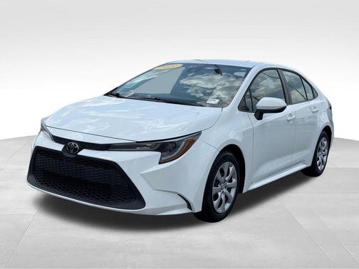 Super White 2021 Toyota Corolla LE