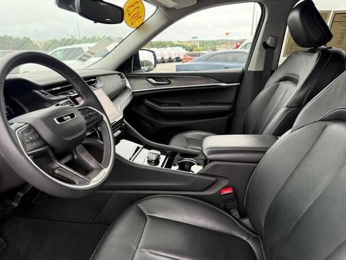 Bright White Clearcoat 2023 Jeep Grand Cherokee L Limited