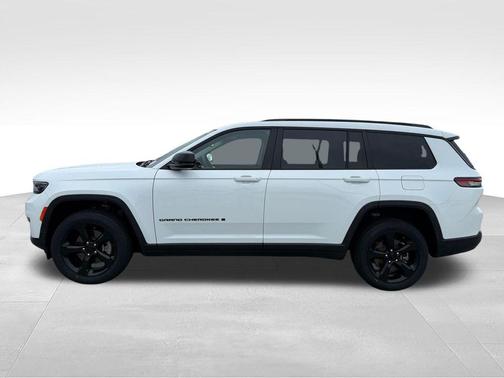 Bright White Clearcoat 2023 Jeep Grand Cherokee L Limited