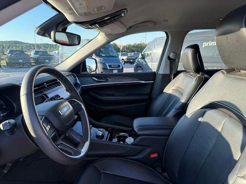Bright White Clearcoat 2023 Jeep Grand Cherokee L Limited